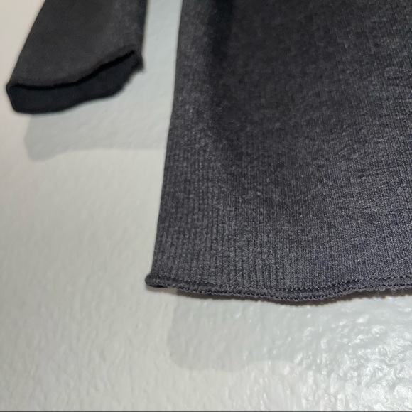 ZARA Mock Neck Ribbed Quarter Sleeve Fitted Tee Shirt Gray • Size Small - Picture 2 of 4